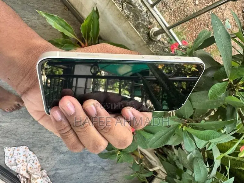 Apple iPhone 14 (Used)