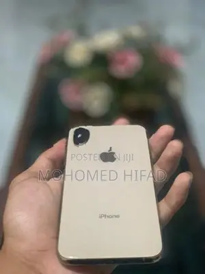 Apple iPhone XS 64GB (Used)