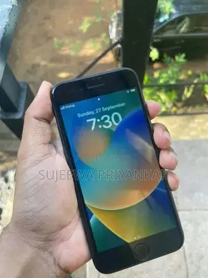 Apple iPhone 8 Black (Used)