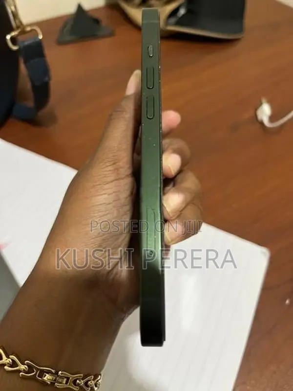 Apple iPhone 13 (Used)