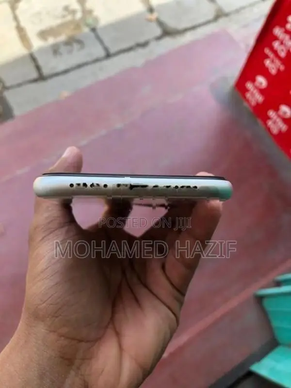 Apple iPhone 11 (Used)