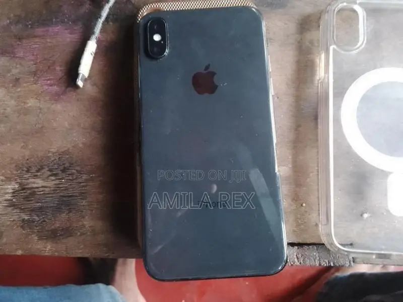 Apple iPhone X 64GB (Used)