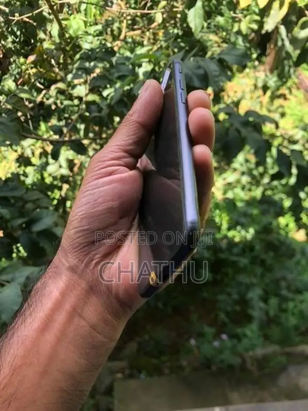 Apple iPhone 8 (Used)