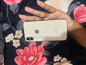 Apple iPhone XS (Used)