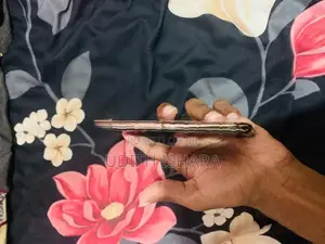 Apple iPhone XS (Used)