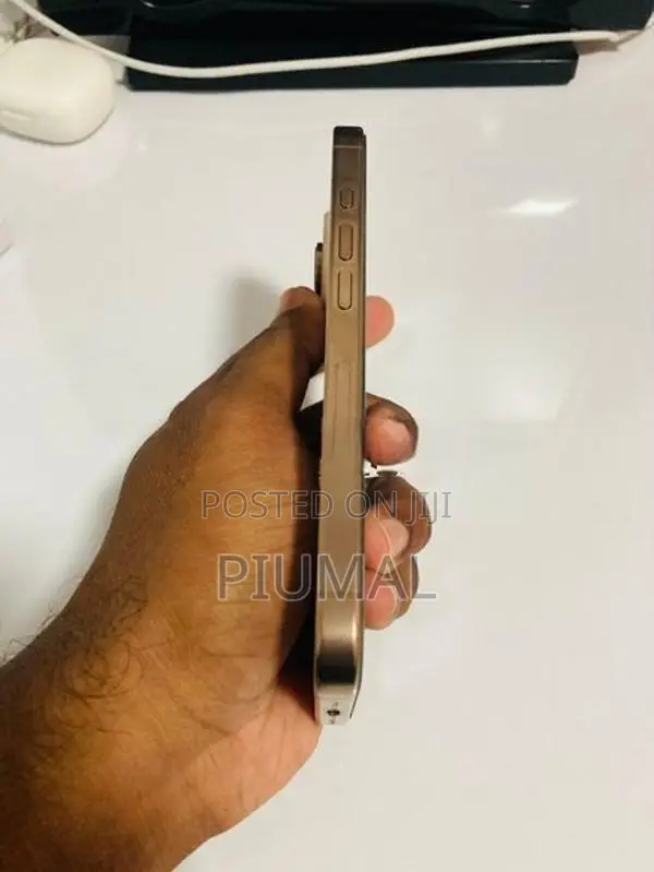 Apple iPhone 16 Pro (Used)