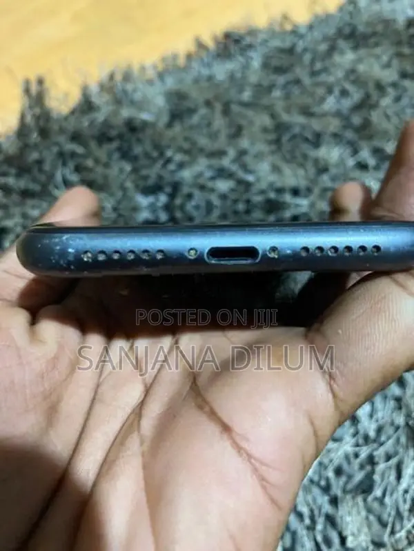 Apple iPhone 11 (Used)