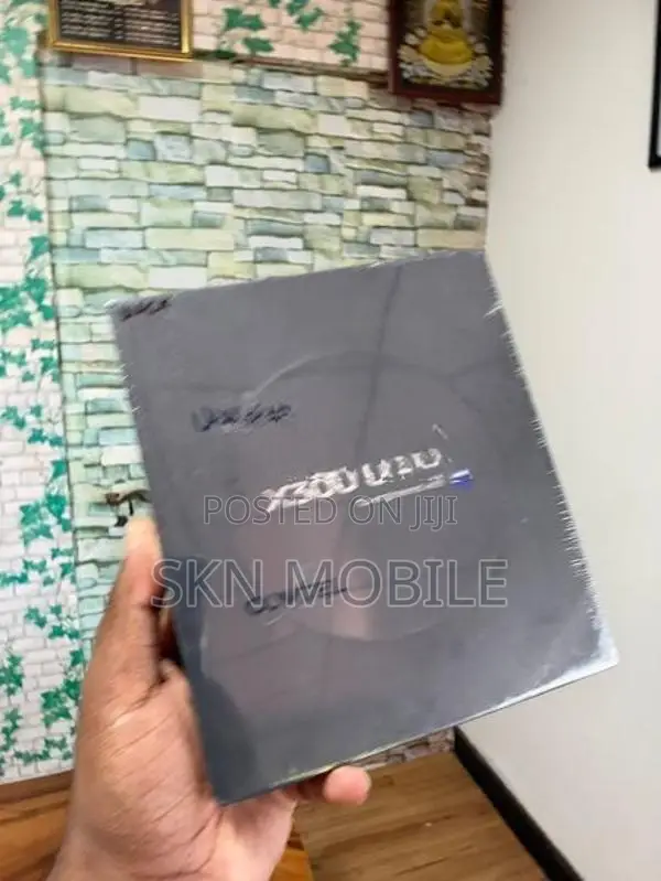 Vivo X300 ultra 16GB512GB (Brand New)