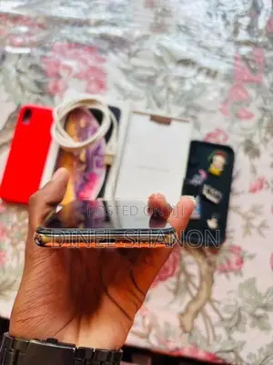 Apple iPhone XS (Used)