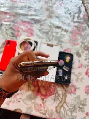Apple iPhone XS (Used)
