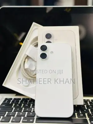 Apple iPhone 17 256GB (SIM (Used)