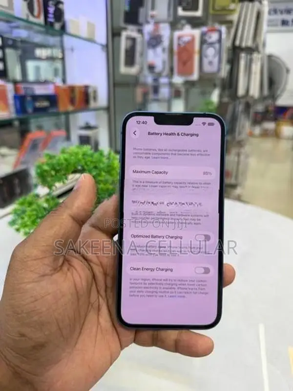 Apple iPhone 13 (Used)