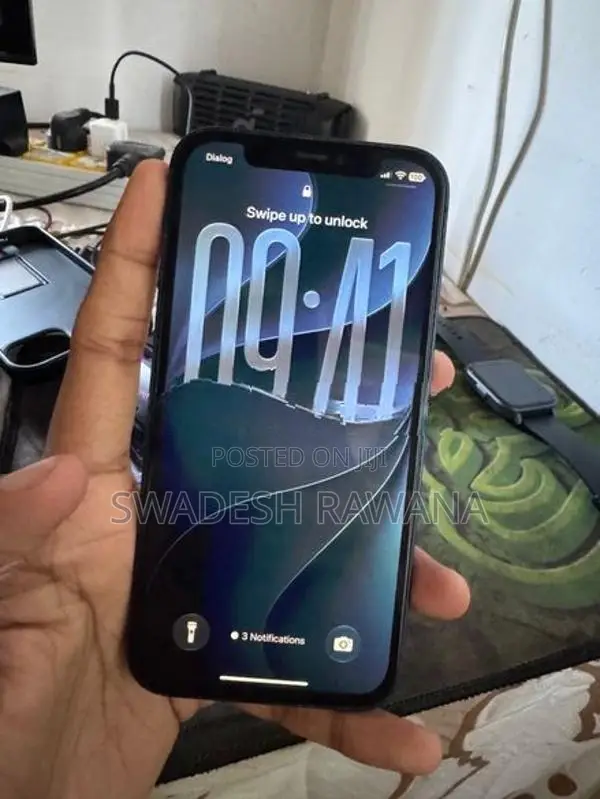 Apple iPhone 12 (Used)