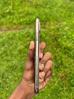 Apple iPhone XS (Used)