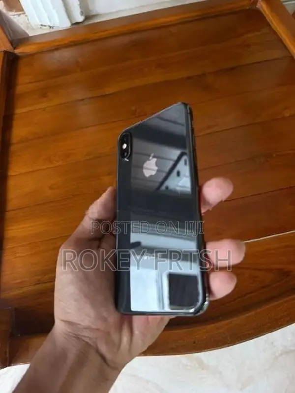 Apple iPhone XS (Used)