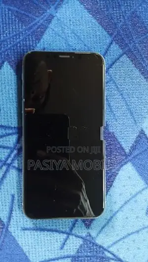 Apple iPhone XS (Used)