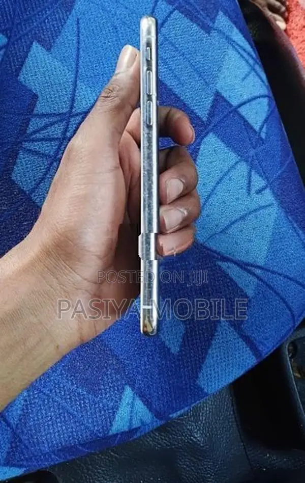 Apple iPhone XS (Used)