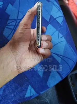 Apple iPhone XS (Used)
