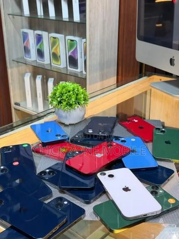 Apple iPhone 13 (Used)