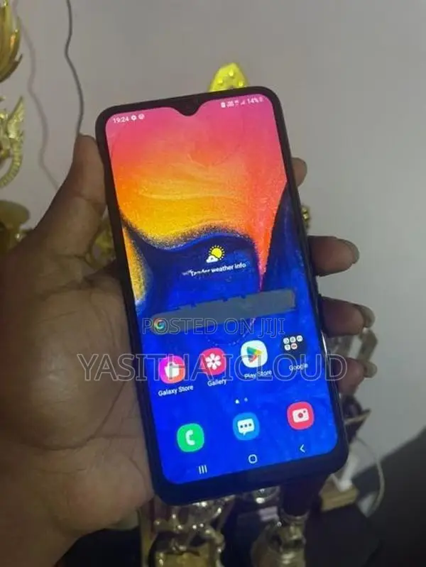 Samsung Galaxy A10 32GB (Used)