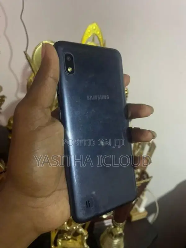 Samsung Galaxy A10 32GB (Used)