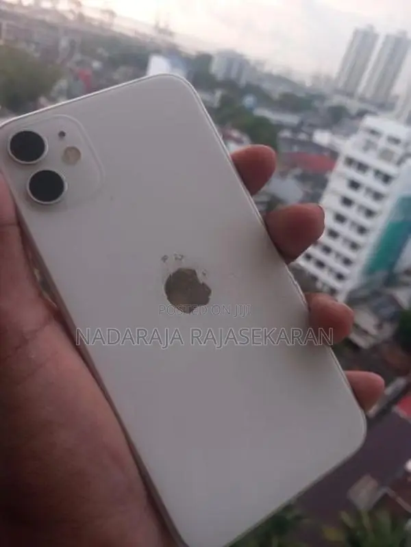 Apple iPhone 11 (Used)