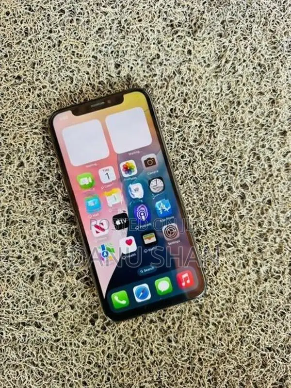 Apple iPhone XS (Used)