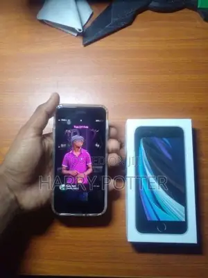 Apple iPhone SE 2 (Used)