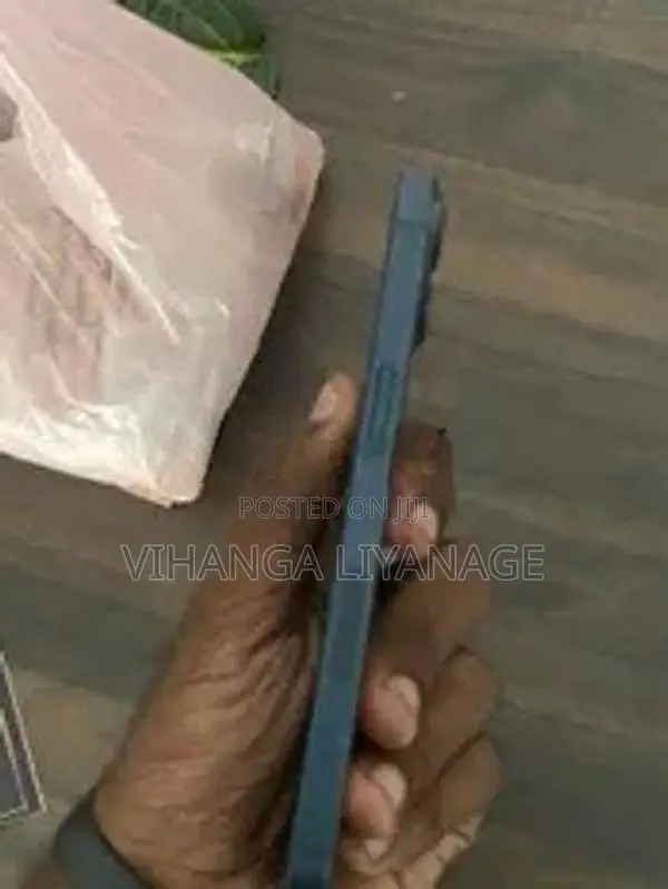 Apple iPhone 13 (Used)