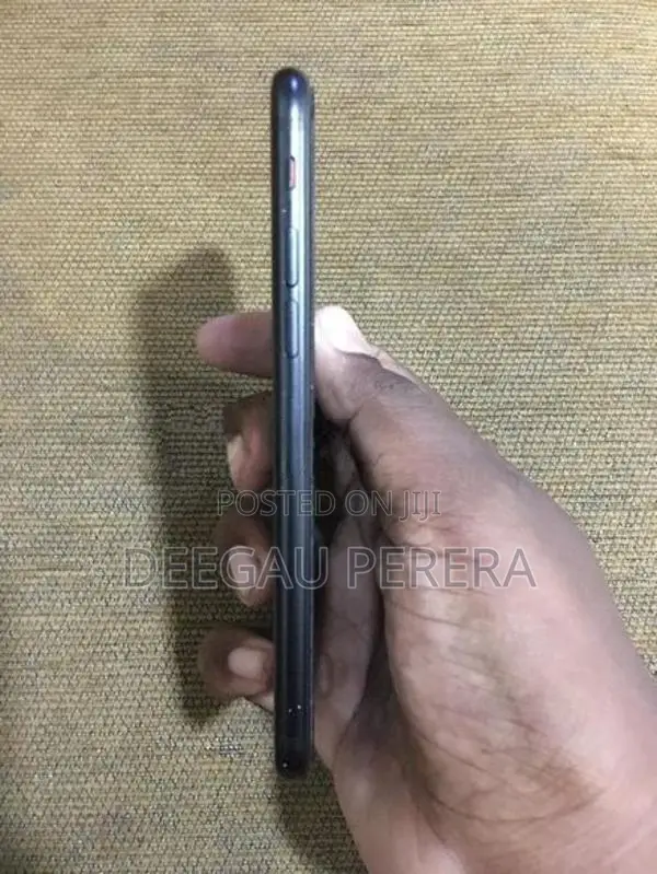 Apple iPhone SE (Used)