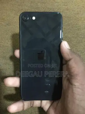 Apple iPhone SE (Used)