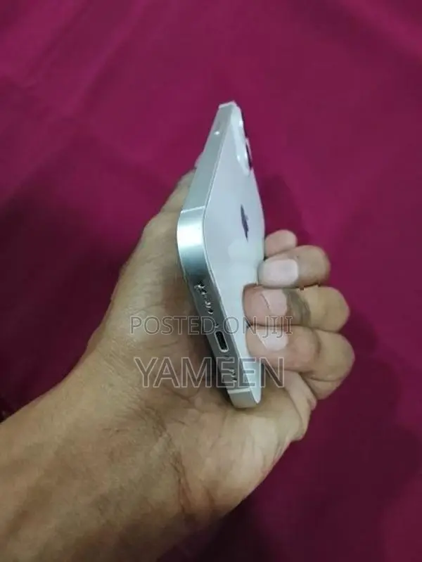 Apple iPhone 13 (Used)