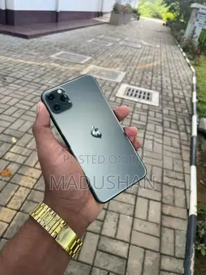 Apple iPhone 11 Pro Max (Refurbished)