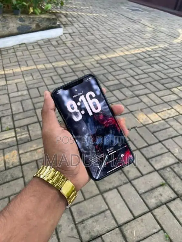 Apple iPhone 11 Pro Max (Refurbished)
