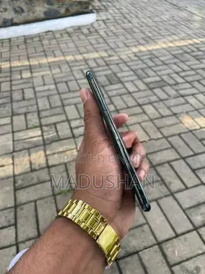 Apple iPhone 11 Pro Max (Refurbished)