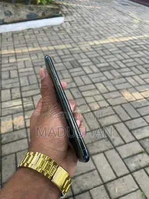 Apple iPhone 11 Pro Max (Refurbished)
