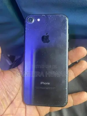 Apple iPhone 7 (Used)