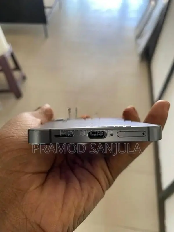 Samsung Galaxy S24 (Used)