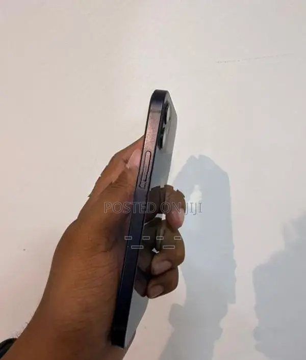 Apple iPhone 12 128GB (Used)