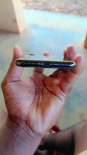 Apple iPhone X (Used)