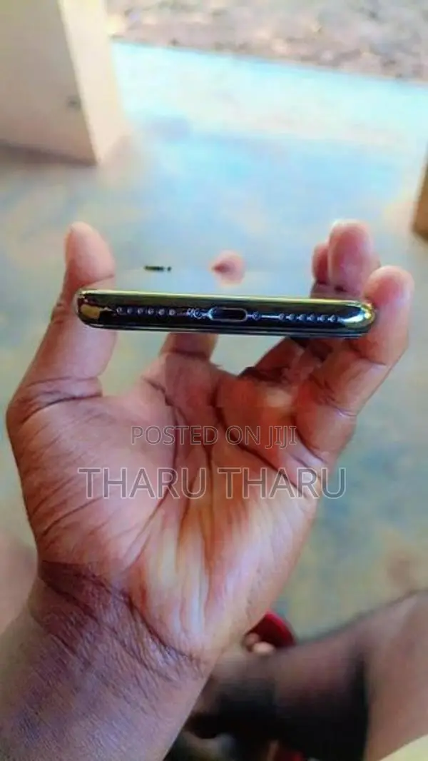 Apple iPhone X (Used)