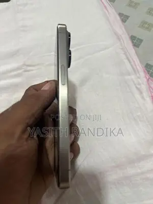 Apple iPhone 15 Pro (Used)