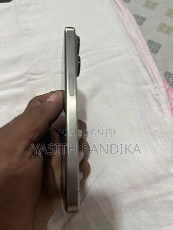 Apple iPhone 15 Pro (Used)
