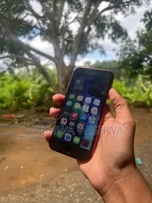 Apple iPhone SE 2 (Used)