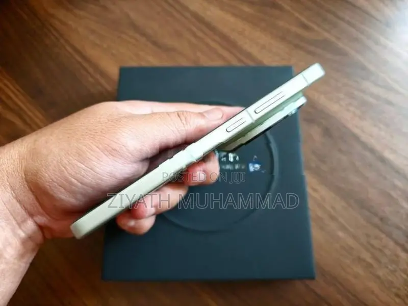 Vivo X300 Ultra 512/16GB (Used)