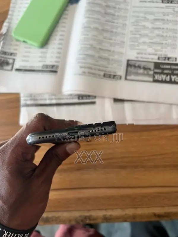 Apple iPhone 8 (Used)