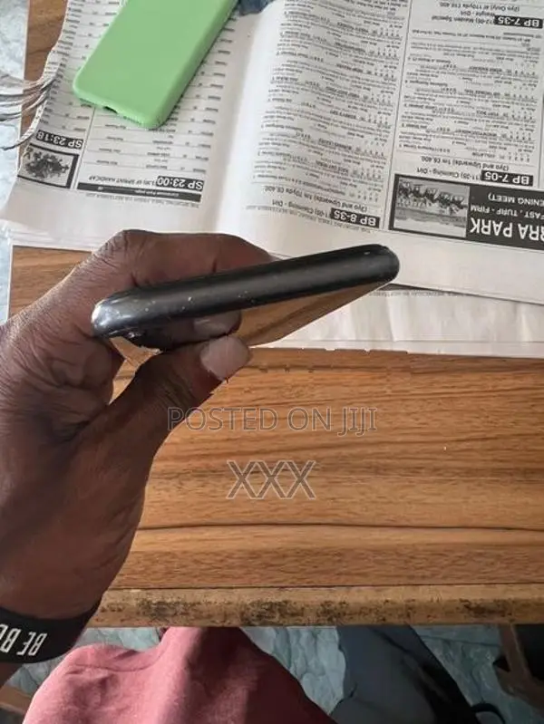 Apple iPhone 8 (Used)