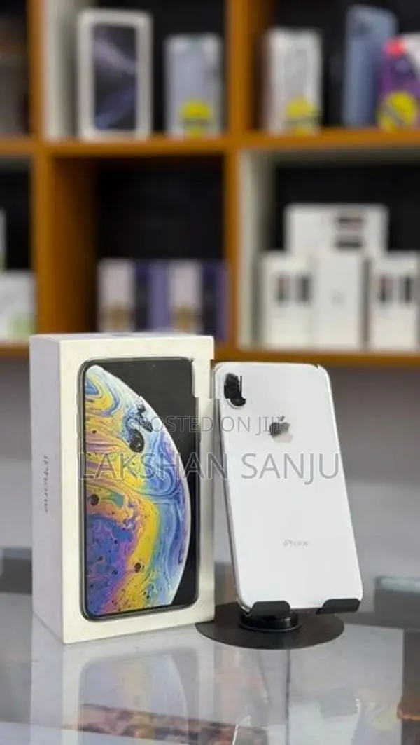 Apple iPhone XS (Used)