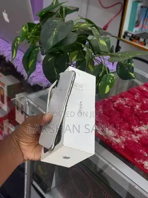 Apple iPhone XS (Used)