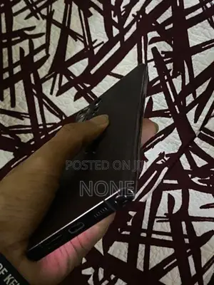 Samsung Galaxy S22 Ultra (Used)